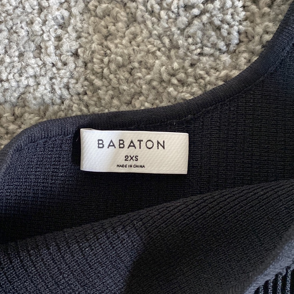 ARITZIA | Babaton Sculpt Knit One-Shoulder Cropped Tank - Picture 3 of 3